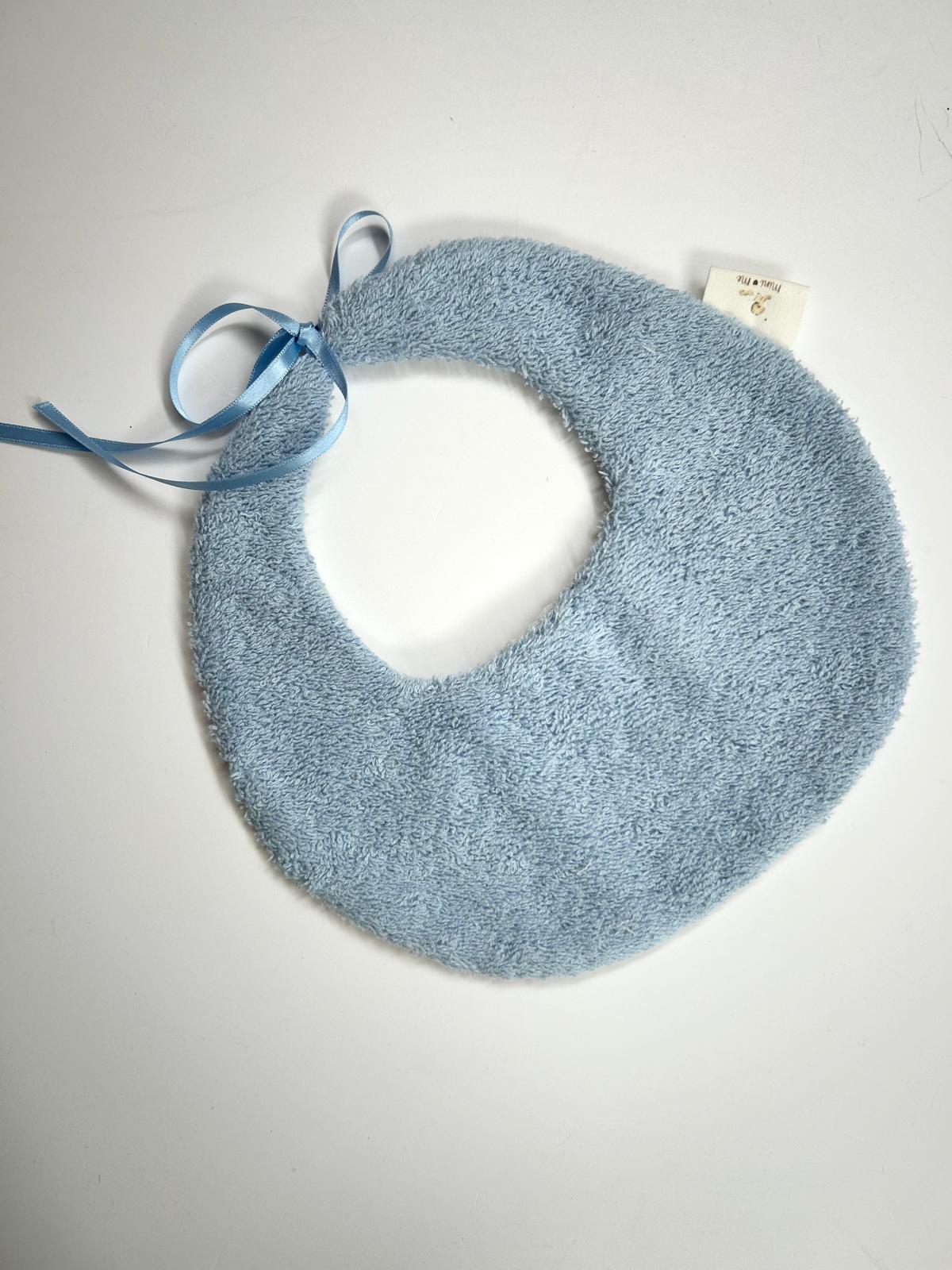 Bavaglino cucito a mano personalizzabile