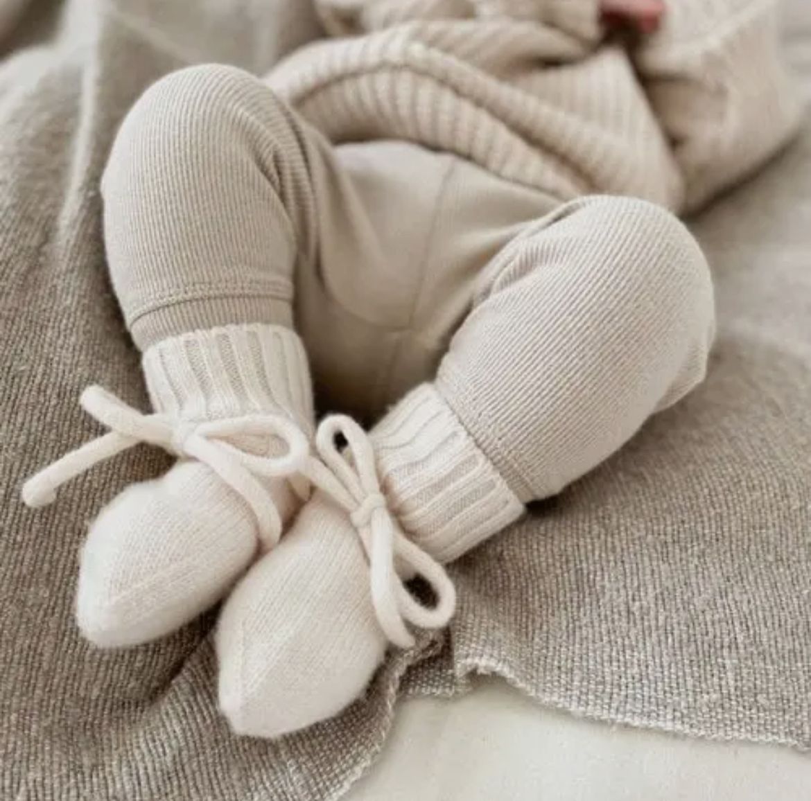 babbucce per neonato in lana merino binche