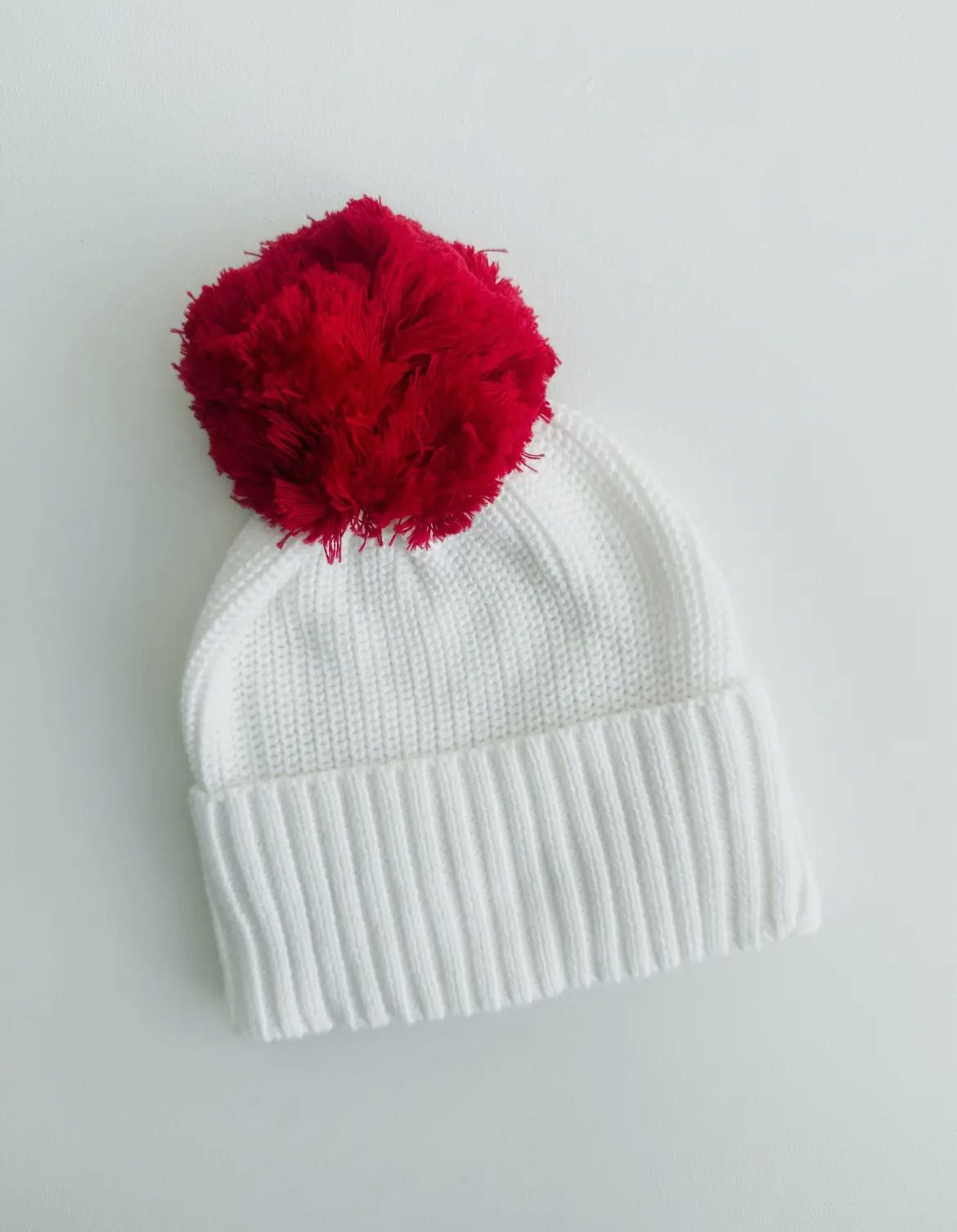 Cappellino di Natale con pom pom