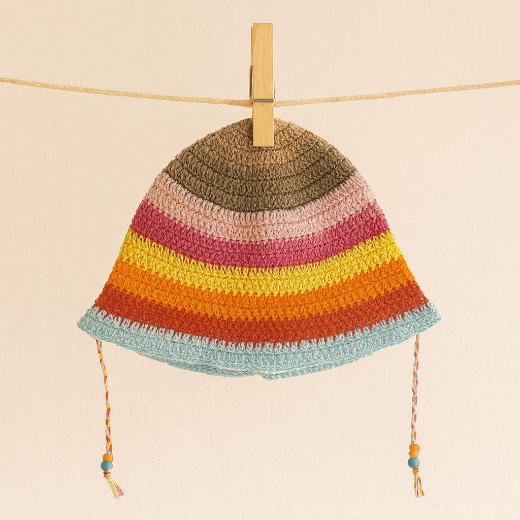 capelino uncinetto con treccine arighe multicolor