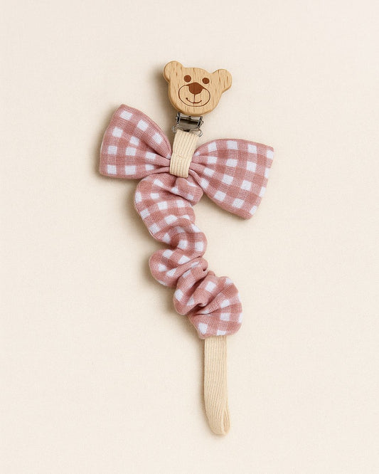 Clip per il ciuccio cucita a mano con fermaglio in legno a forma di orsetto