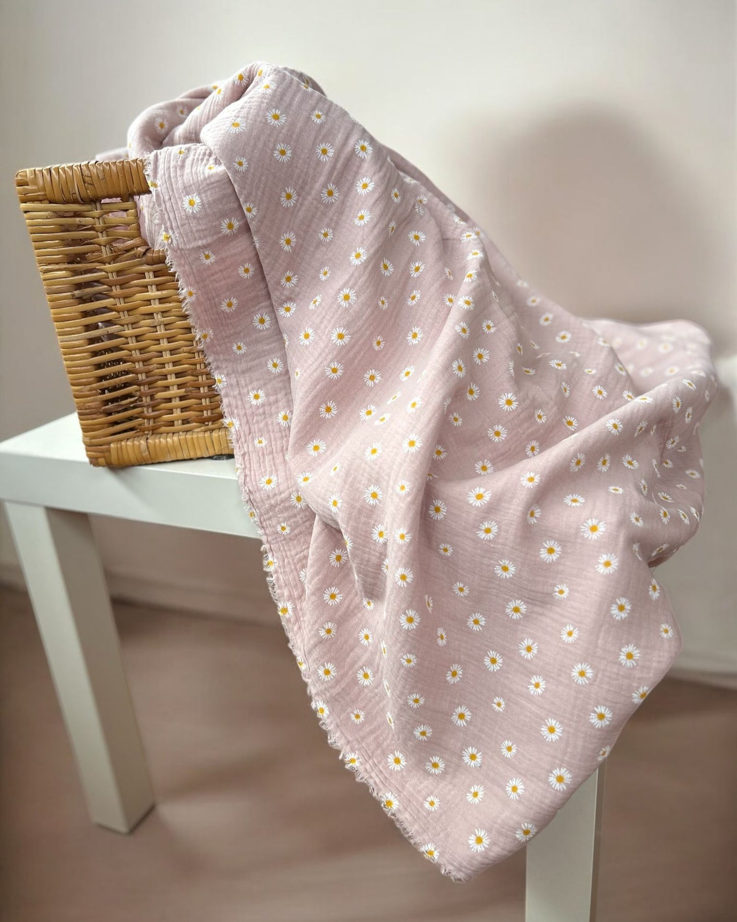 tessuto roa con margherite