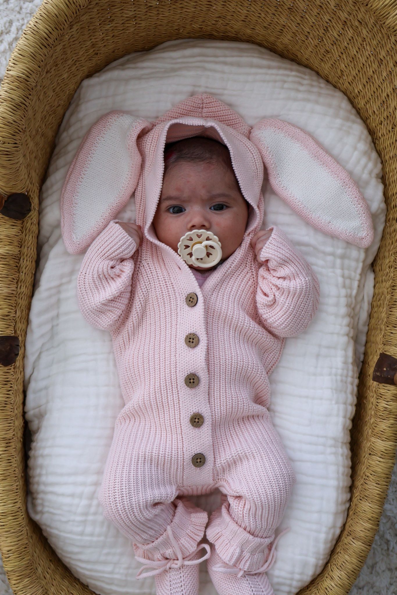 Tutina new born con orecchie da coniglietto rosa tenue