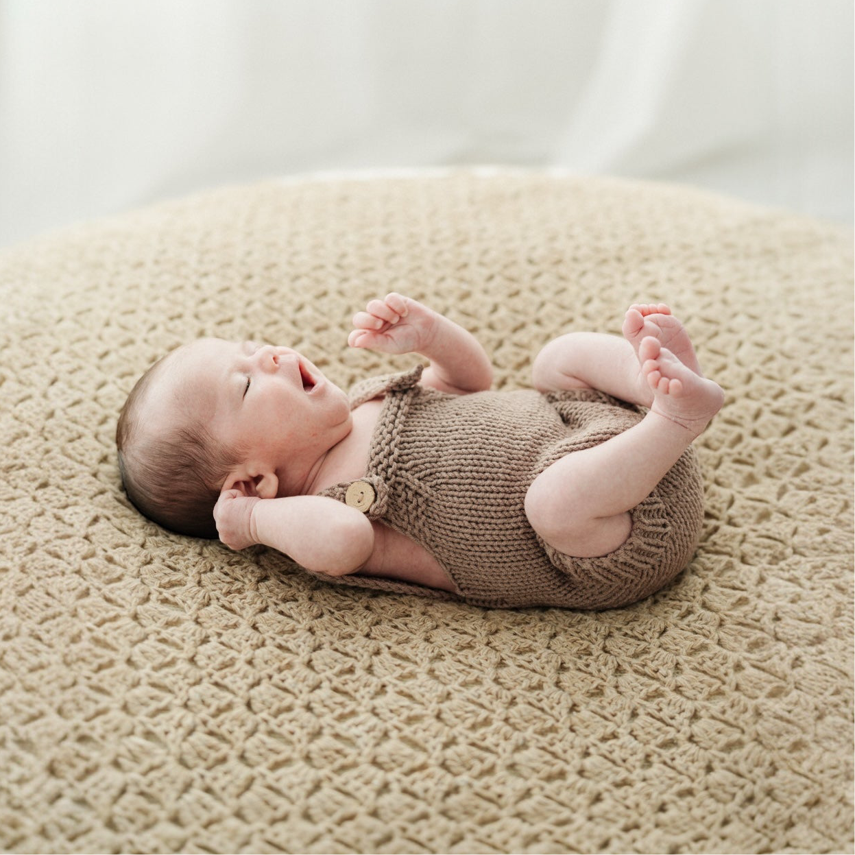 Pagliaccetto newborn in maglia di cotone 100%