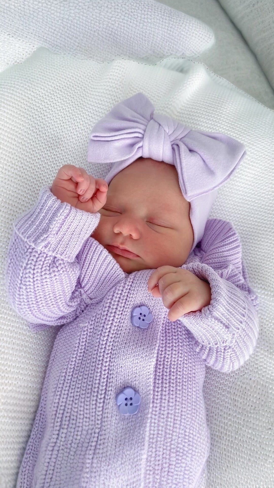 Tutina in maglia 100% cotone biologico con ruches sulle spalle