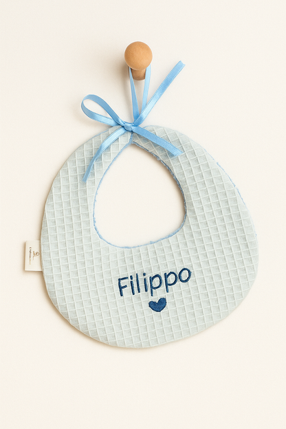 Bavaglino cucito a mano personalizzabile
