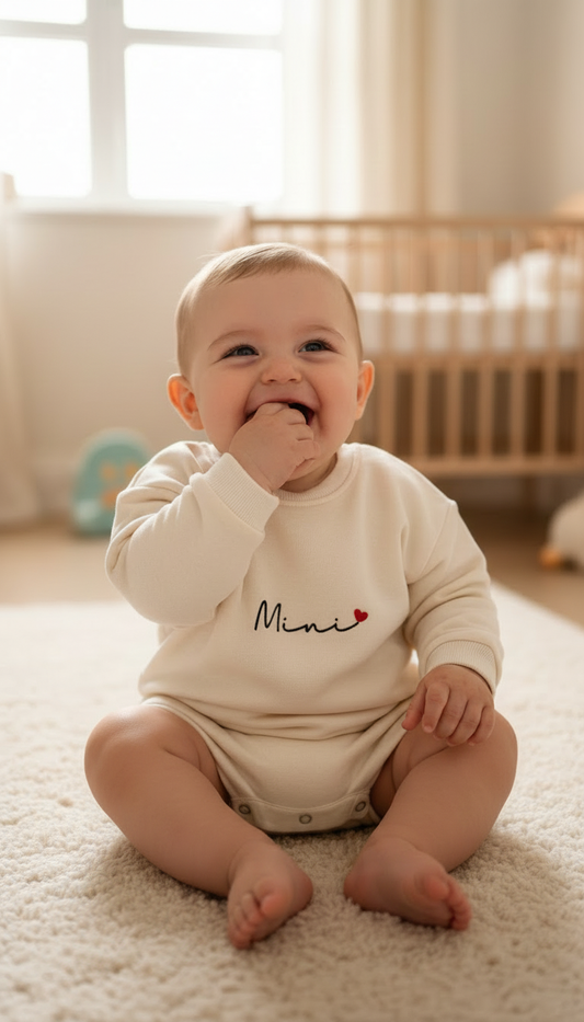 Pagliaccetto dedica – Personalizzato con ricamo