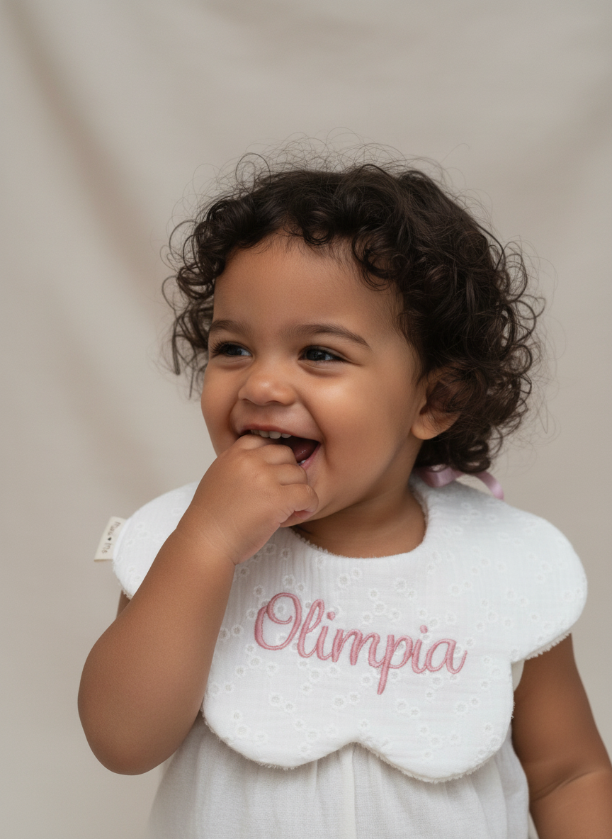 Bavaglino cucito a mano personalizzabile