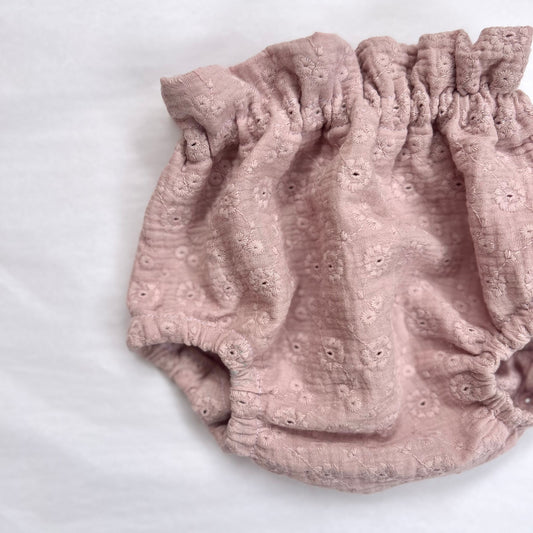 Bloomers | copri pannolino cucito a mano in pizzo Sangallo