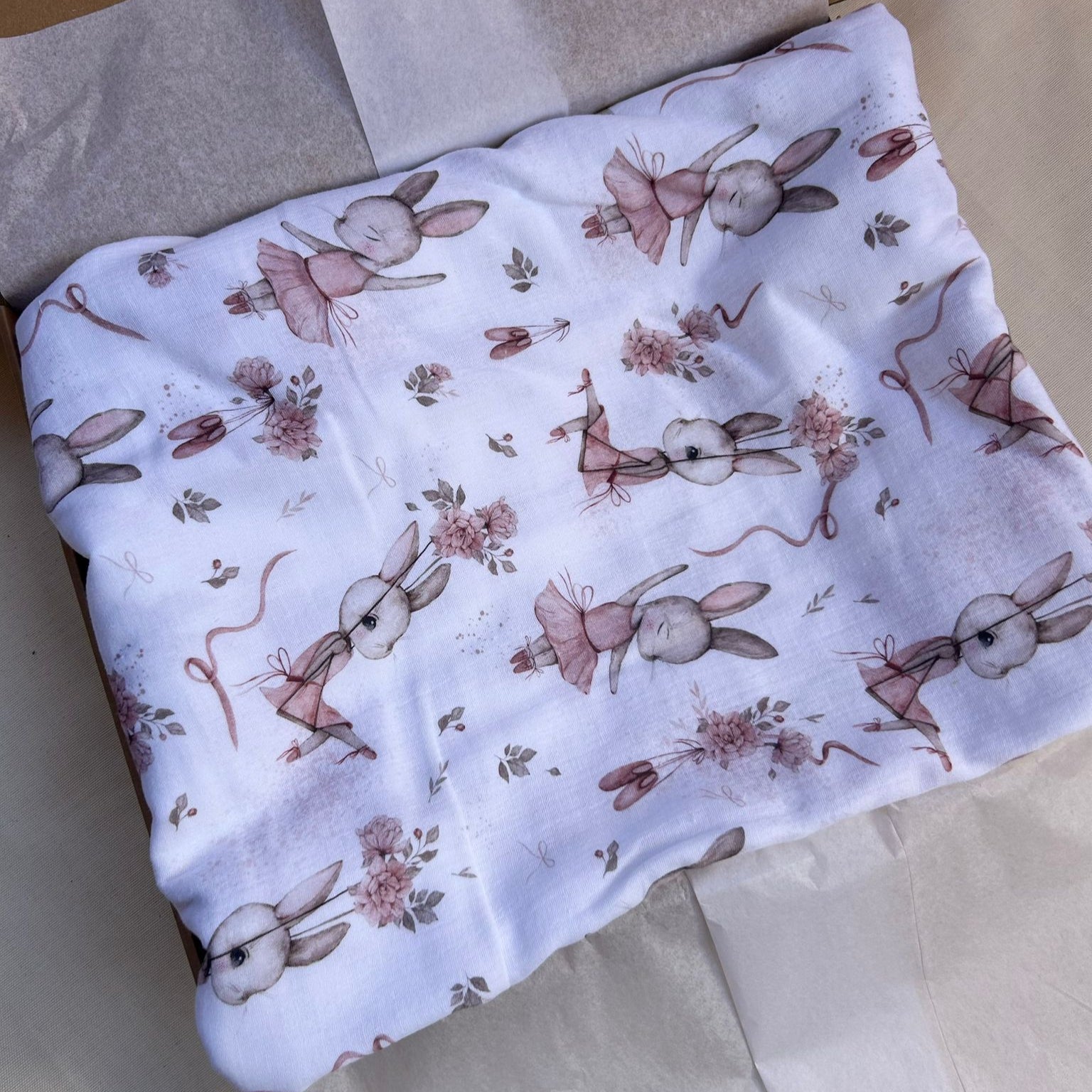 mussola in stampa digitale con conigliette ballerine