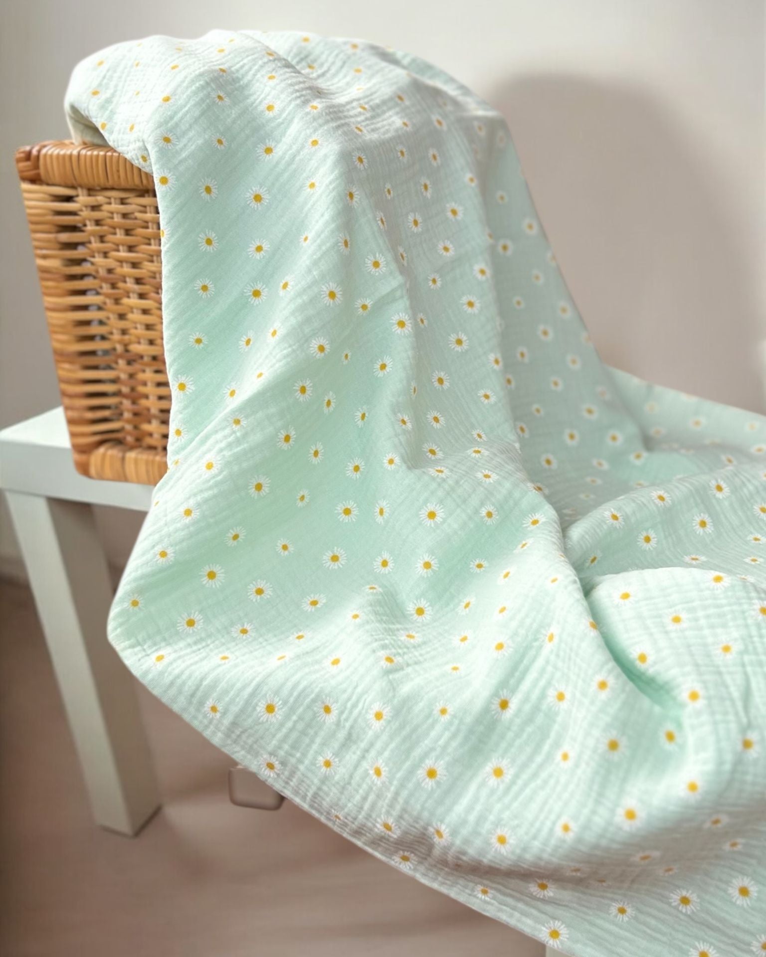 mussola verde menta con margherite