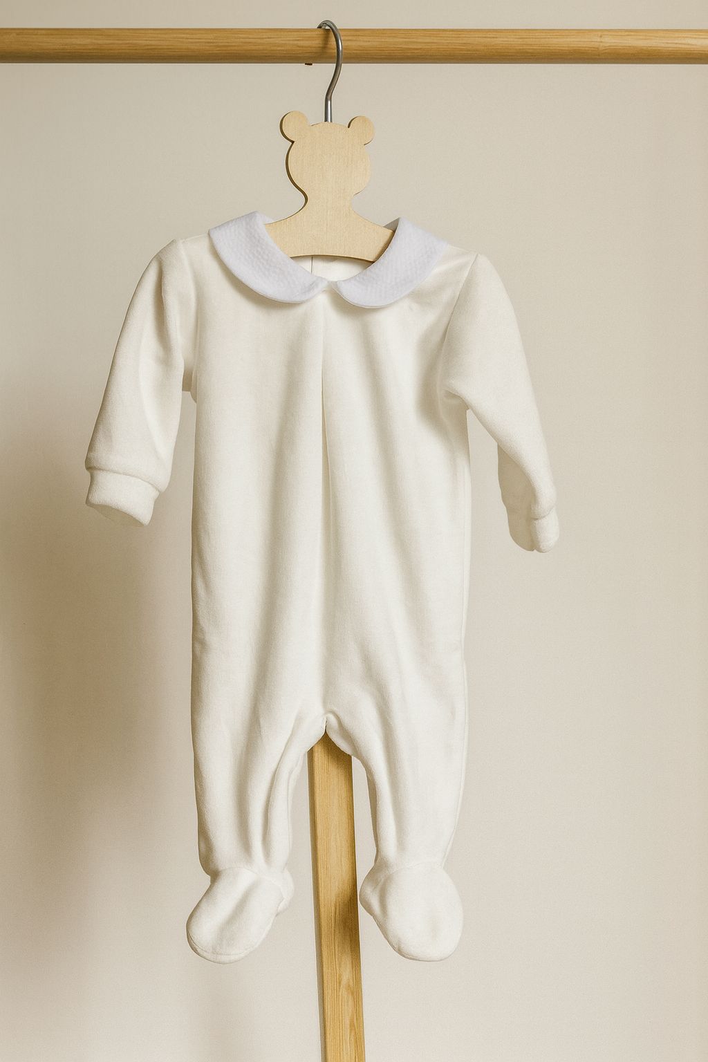 tutina in ciniglia bianca per neonati con colletto in cotone