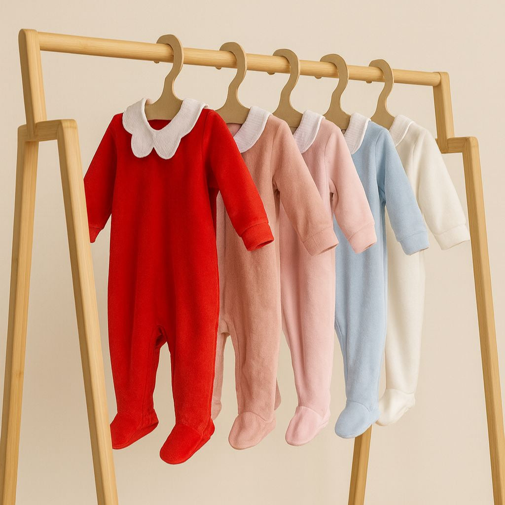 tutine di ciniglia per bambini disponibili in vari colori e personalizzabili con nome