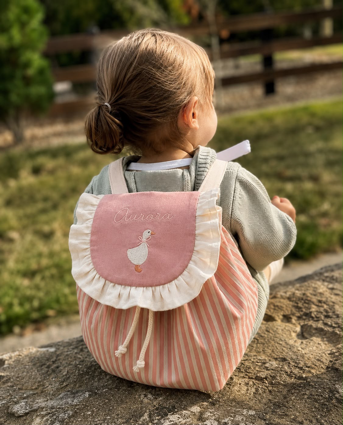 zainetto per bambini fatto a mano in 100% cotone foderato e rifinito nei minimi dettagli. Personalizzato con nome e ricamo